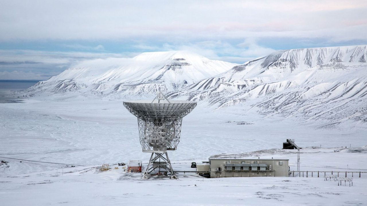 US Military Turns Northern Lights Into Spy Network After Arctic Radar Problems